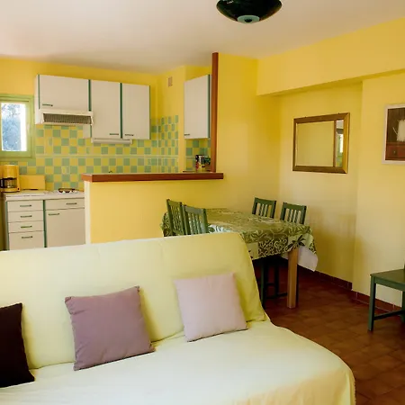 Les 12 Sables Saint Clair Apartment